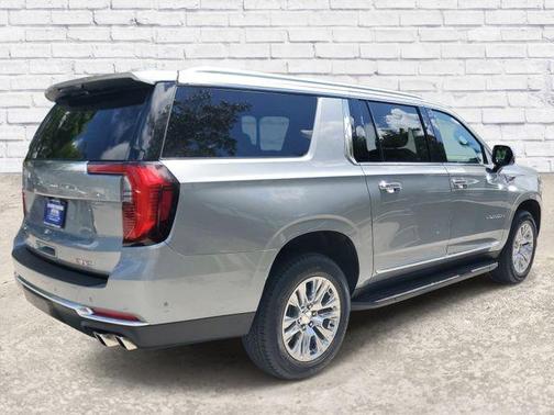 Sterling Metallic 2025 GMC Yukon XL Denali