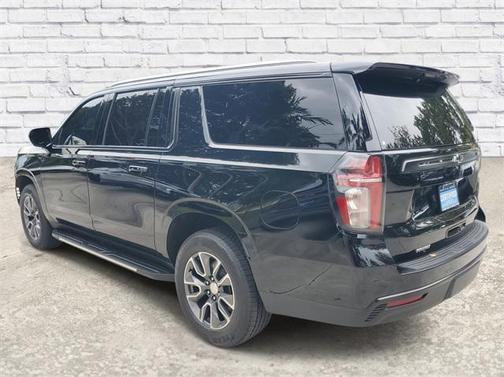 2023 Chevrolet Suburban LT