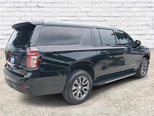 2023 Chevrolet Suburban LT