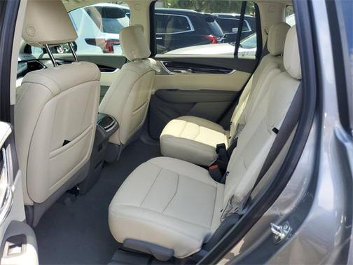 2025 Cadillac XT6 Premium Luxury FWD