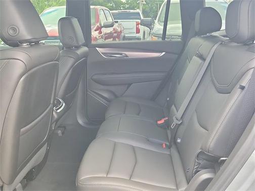 2025 Cadillac XT6 Luxury FWD