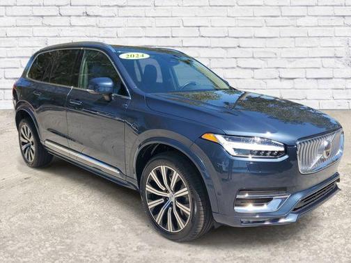 2024 Volvo XC90 B5 Plus Bright Theme