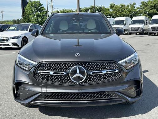 2025 Mercedes-Benz GLC 300 4MATIC