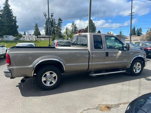 Gold 2005 Ford F-350 Lariat