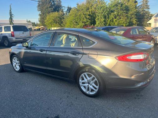 Gray 2016 Ford Fusion SE