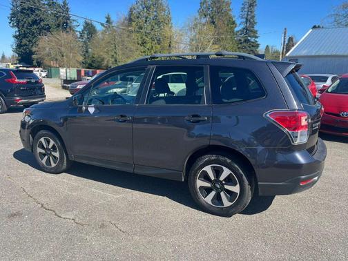 Dark Gray Metallic 2017 Subaru Forester 2.5i Premium