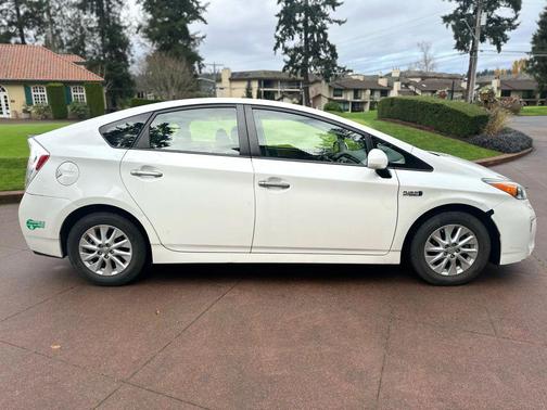 2012 Toyota Prius Plug-in Base
