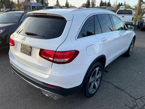 2017 Mercedes-Benz GLC 300 Base