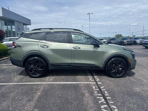 Jungle Green 2025 Kia Sportage X-Line