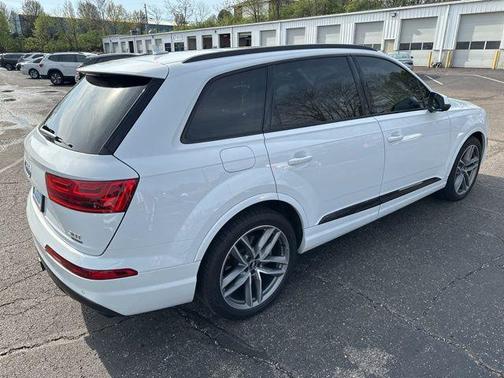 Glacier White 2018 Audi Q7 3.0T Prestige