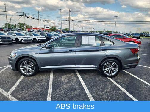 Platinum Gray Metallic 2019 Volkswagen Jetta 1.4T R-Line