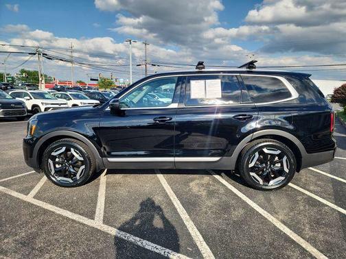 Ebony Black 2024 Kia Telluride EX