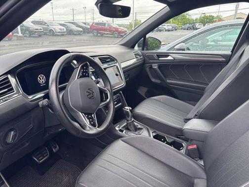 Deep Black 2023 Volkswagen Tiguan 2.0T SE R-Line Black