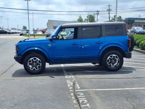2023 Ford Bronco Outer Banks