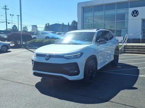2025 Volkswagen Tiguan 2.0T SE R-Line Black 4MOTION