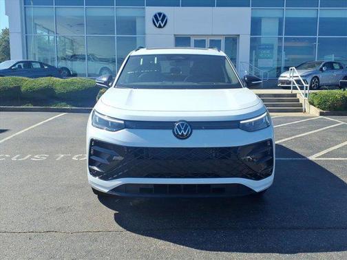 2025 Volkswagen Tiguan 2.0T SE R-Line Black 4MOTION