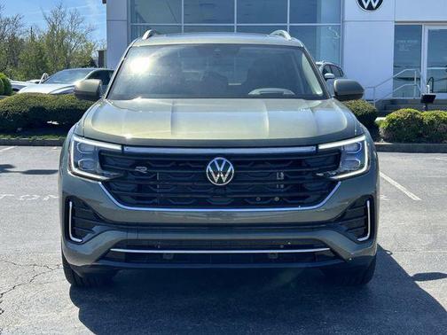 Avocado Green Pearl 2026 Volkswagen Atlas 2.0T SEL Premium R-Line 4MOTION