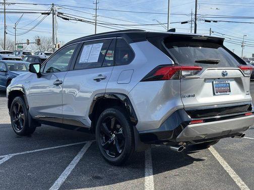2021 Toyota RAV4 Hybrid SE