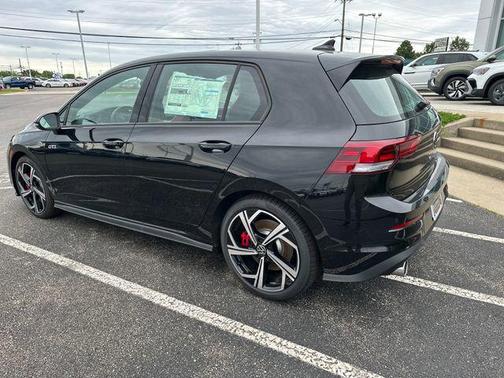 Mythos Black Metallic 2026 Volkswagen Golf GTI 2.0T SE DSG
