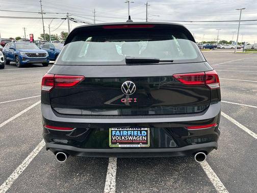 Mythos Black Metallic 2026 Volkswagen Golf GTI 2.0T SE DSG
