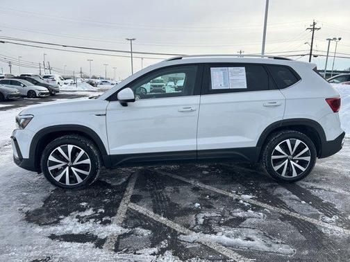 2024 Volkswagen Taos 1.5T SE