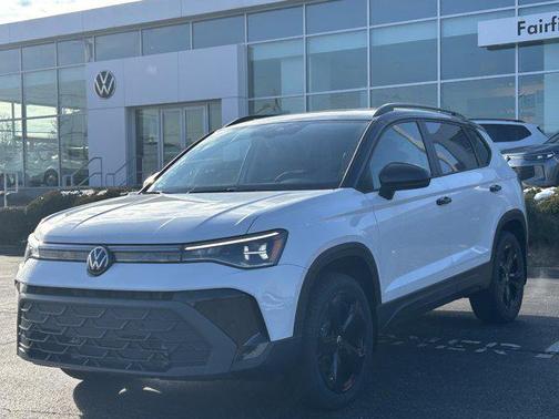 2026 Volkswagen Taos SE Black