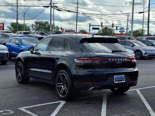 2021 Porsche Macan Base