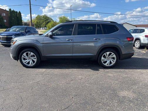 2022 Volkswagen Atlas 3.6L SE w/Technology