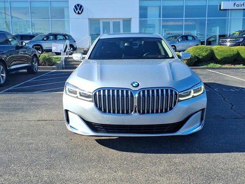 2020 BMW 740 740i