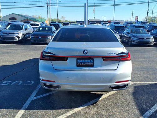 2020 BMW 740 740i