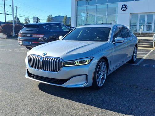 2020 BMW 740 740i