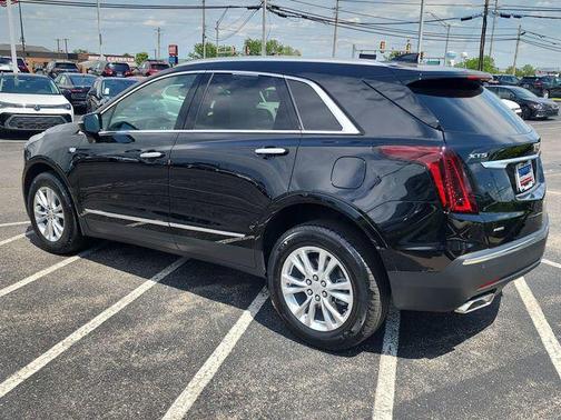 Stellar Black Metallic 2022 Cadillac XT5 Luxury