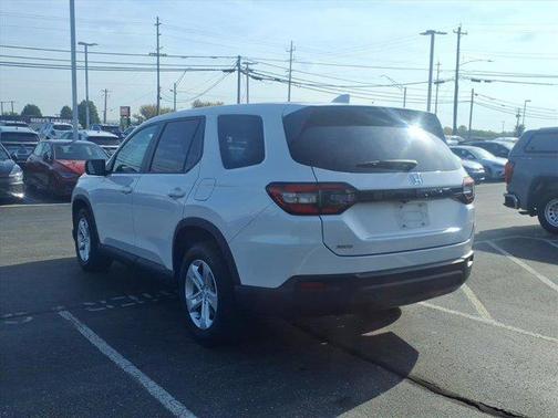 2023 Honda Pilot AWD LX