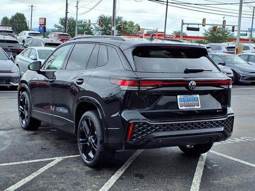 2025 Volkswagen Tiguan 2.0T SE R-Line Black 4MOTION