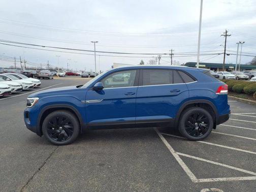 2025 Volkswagen Atlas Cross Sport 2.0T SE w/Technology 4MOTION