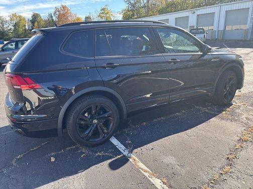 2024 Volkswagen Tiguan 2.0T SE R-Line Black 4MOTION