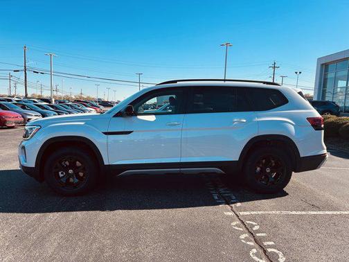 2026 Volkswagen Atlas 2.0T Peak Edition