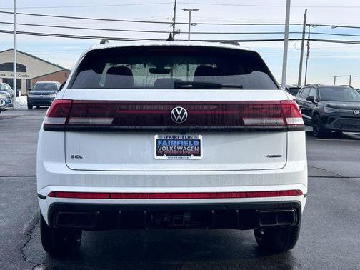 White Pearl 2026 Volkswagen Atlas Cross Sport 2.0T SEL