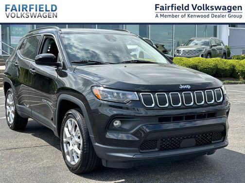 Diamond Black Crystal Pearlcoat 2022 Jeep Compass Latitude Lux