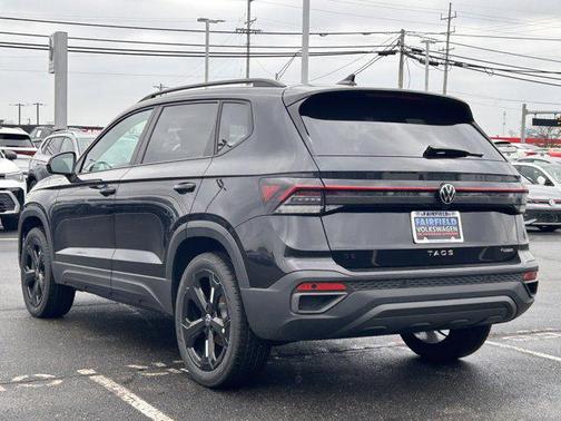 2026 Volkswagen Taos SE Black