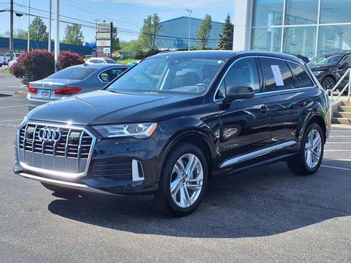 2023 Audi Q7 45 Premium