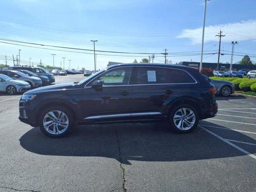 2023 Audi Q7 45 Premium