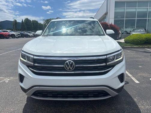 Pure White 2021 Volkswagen Atlas 2.0T SE w/Technology