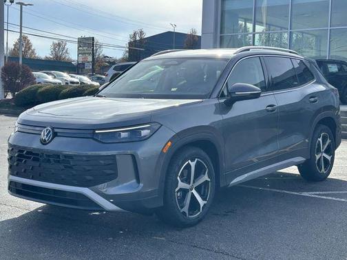 Gray Metallic 2026 Volkswagen Tiguan 2.0T SE