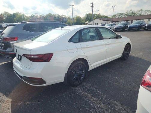 2024 Volkswagen Jetta 1.5T SE