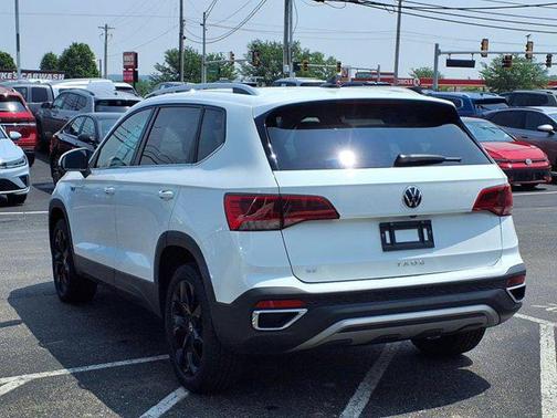 2024 Volkswagen Taos SE