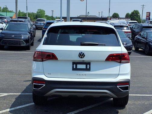 2024 Volkswagen Taos SE