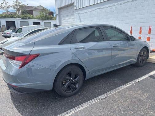 Electric Shadow 2022 Hyundai ELANTRA SEL