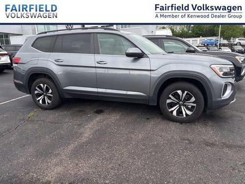 Platinum Gray Metallic 2025 Volkswagen Atlas 2.0T SE