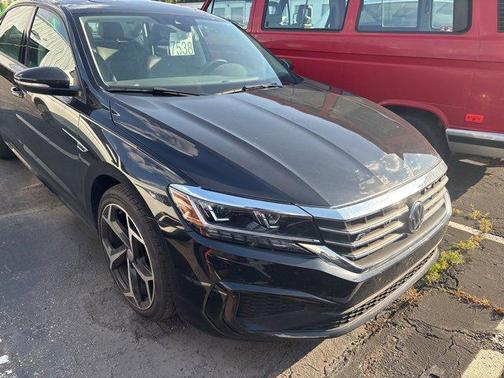 2020 Volkswagen Passat 2.0T R-Line